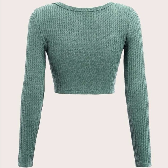 🍁(SM) Stretch Green Crop Sweater - Picture 2 of 2
